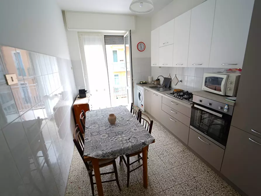 Immagine 2 di Quadrilocale in affitto  a Lavagna