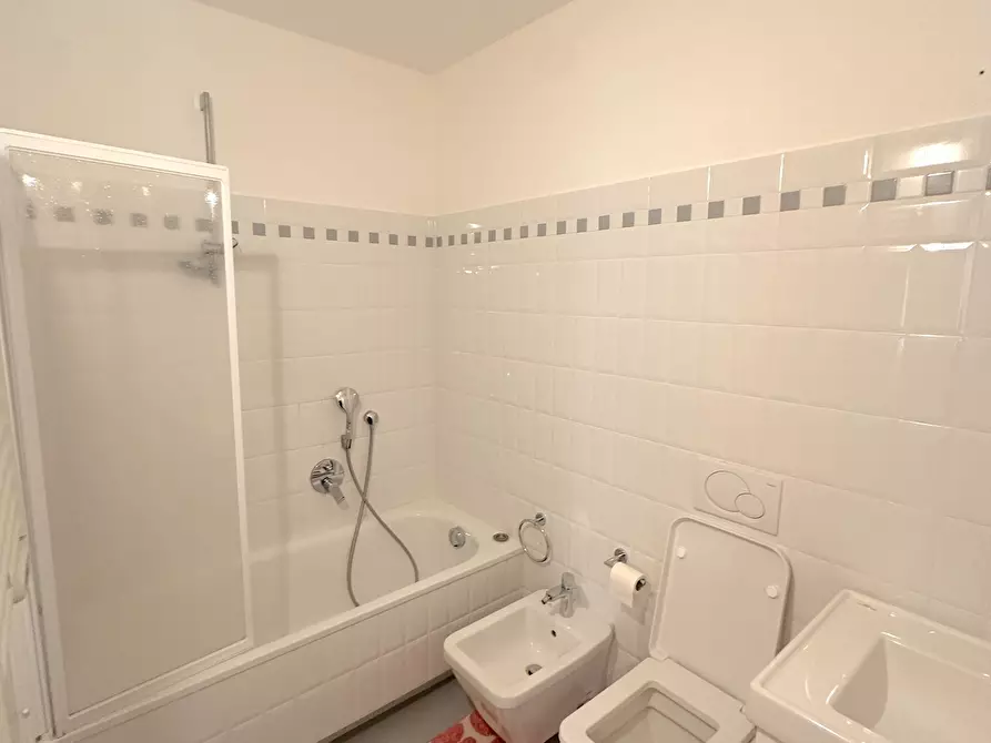 Immagine 18 di Trilocale in affitto  in Piazza Madonna dell'Orto a Chiavari