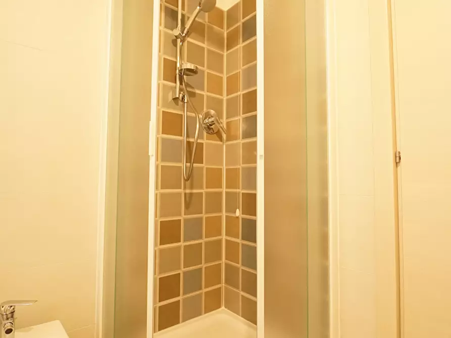 Immagine 19 di Bilocale in affitto  a Chiavari