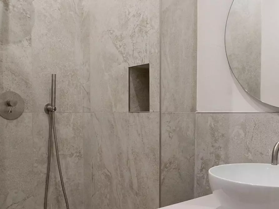 Immagine 12 di Trilocale in vendita  in Via Centostelle a Firenze