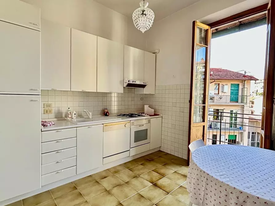Immagine 7 di Trilocale in affitto  in Via Giandomenico Romagnosi a Firenze