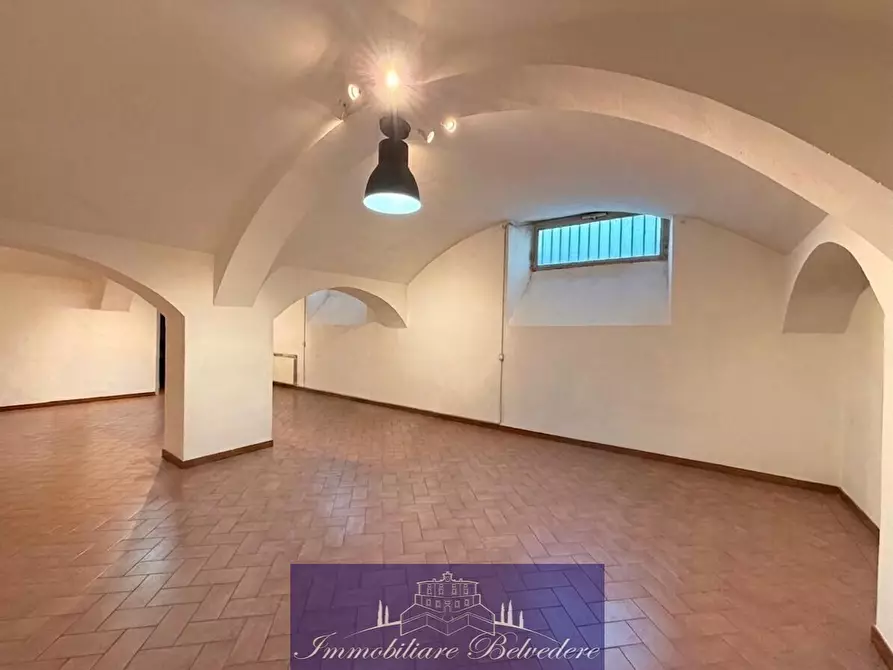 Immagine 1 di Laboratorio in vendita  in Via Lorenzo Il Magnifico a Firenze