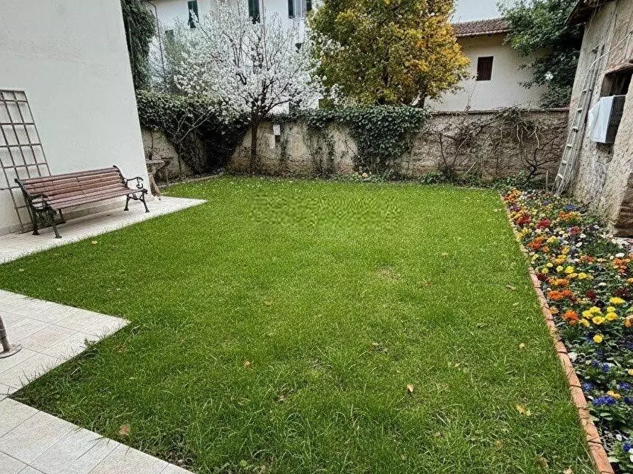 Immagine 7 di Appartamento in vendita  in Via del Paradiso a Firenze