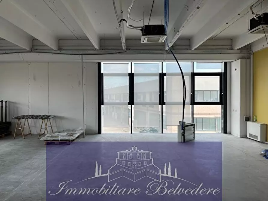 Immagine 7 di Magazzino in vendita  in Viale Europa a Scandicci