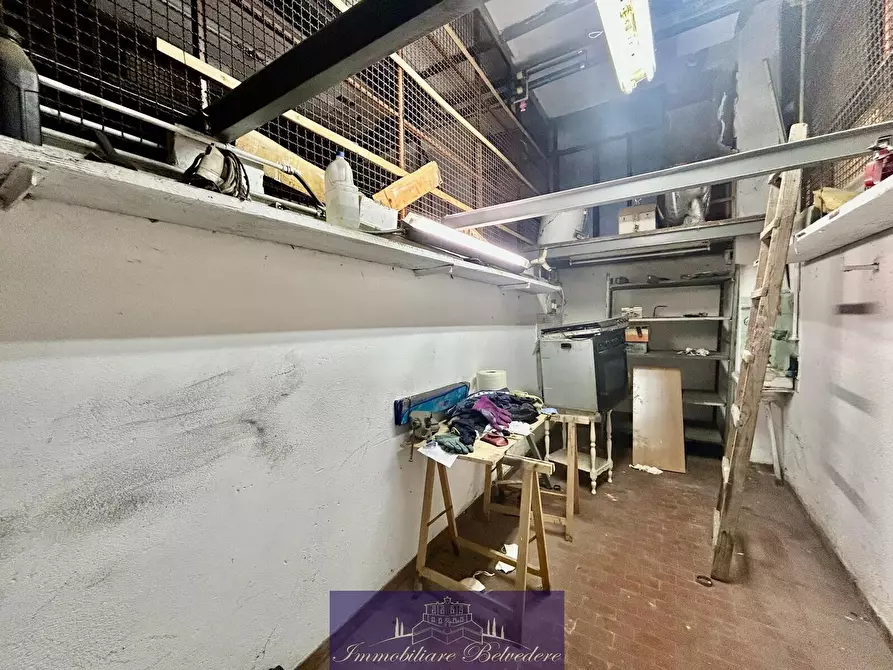 Immagine 6 di Garage in vendita  in Via Valdinievole a Firenze