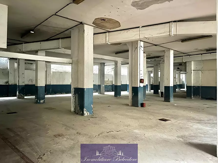 Immagine 6 di Garage in vendita  in Via Baracca a Firenze