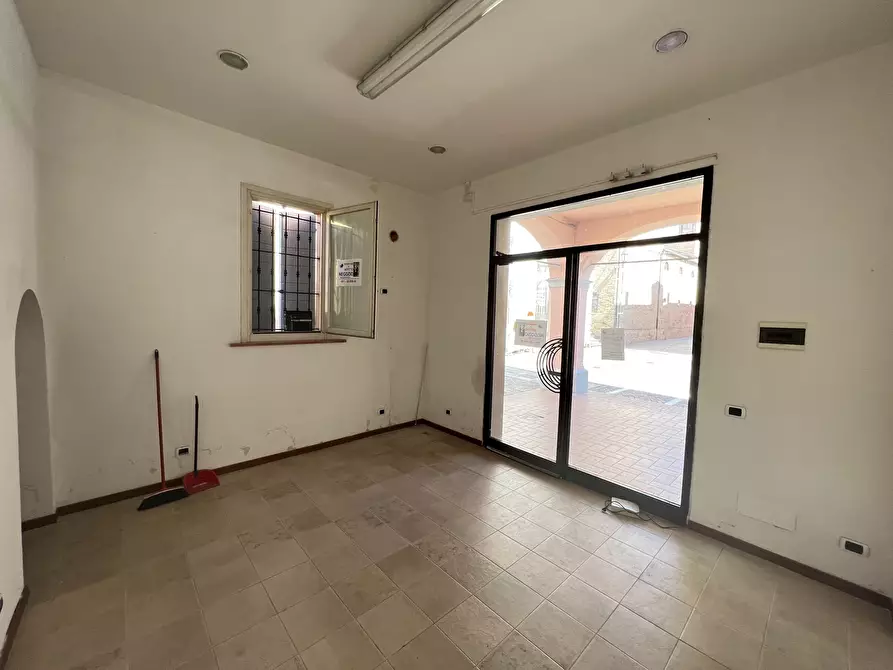Immagine 9 di Locale commerciale in affitto  in Via Matteotti 329 a Crevalcore