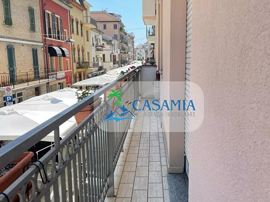 Immagine 3 di Pentalocale in vendita  in Via Montebello a San Benedetto Del Tronto