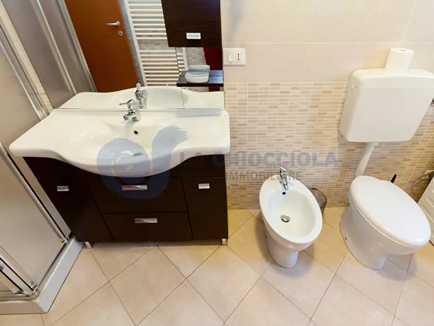 Immagine 11 di Bilocale in vendita  in Via Giuseppe Massarenti a Bologna