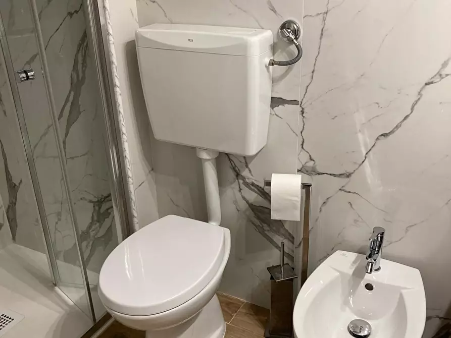 Immagine 29 di Bilocale in affitto  in Via degli Angeli a Bologna