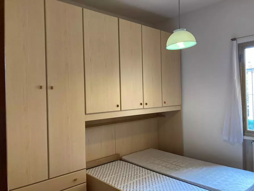 Immagine 25 di Trilocale in affitto  a Bologna