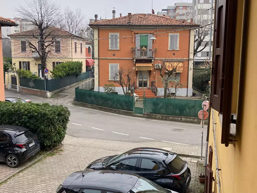 Immagine 40 di Trilocale in affitto  a Bologna