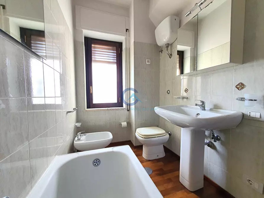 Immagine 15 di Quadrilocale in affitto  a Catanzaro