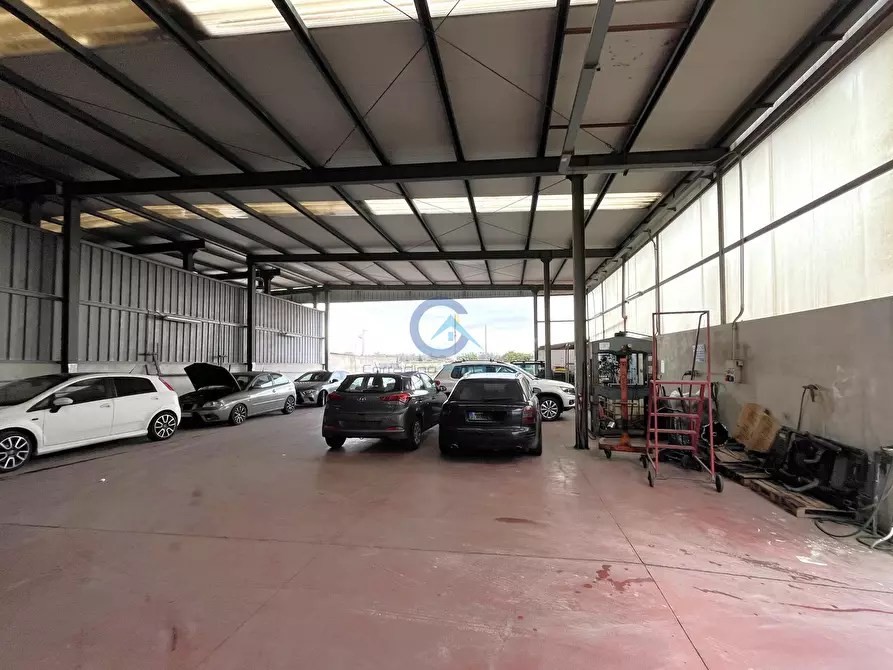 Immagine 7 di Laboratorio in affitto  in Strada Statale 106 Jonica 7 a Catanzaro