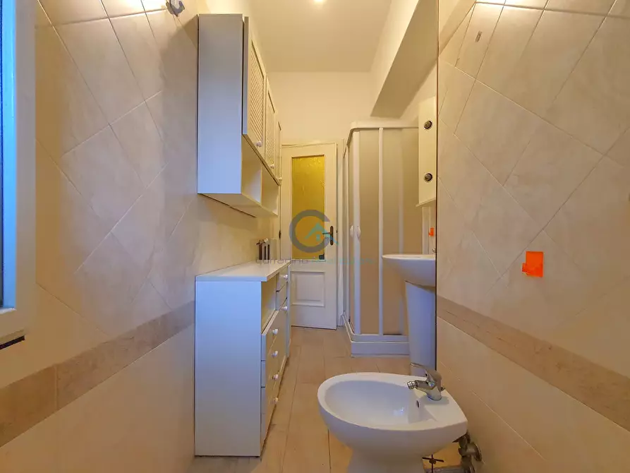 Immagine 10 di Trilocale in affitto  a Catanzaro