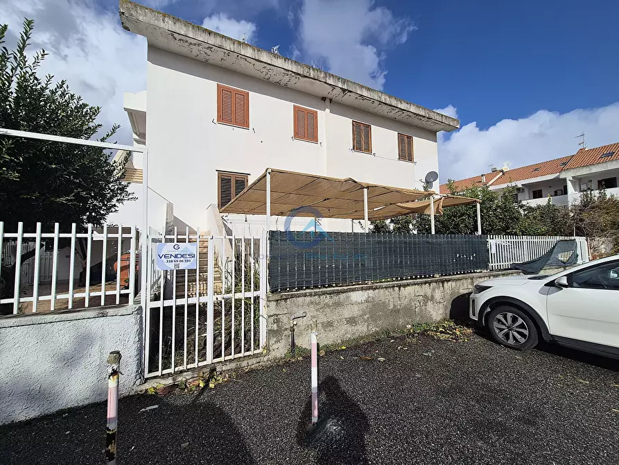 Immagine 1 di Casa trifamiliare in vendita  in VIA DELLE ORCHIDEE 13 a Squillace