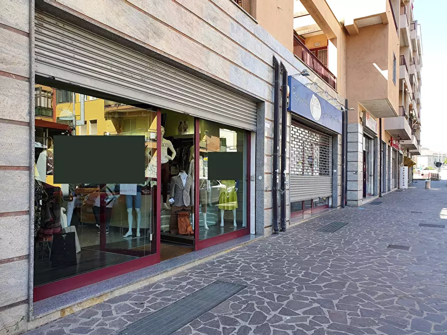 Immagine 1 di Locale commerciale in vendita  a Catanzaro