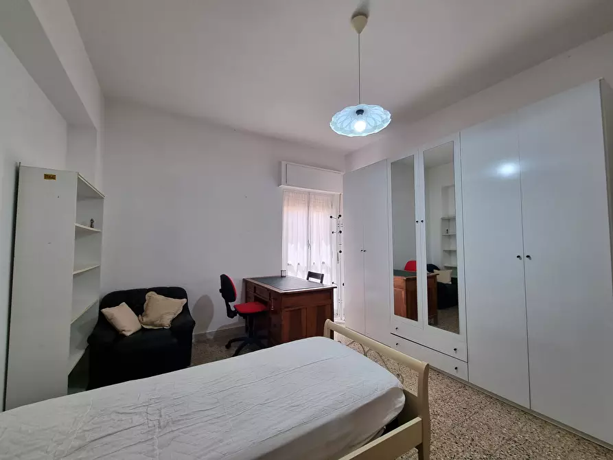 Immagine 7 di Stanza singola in affitto  a Catanzaro