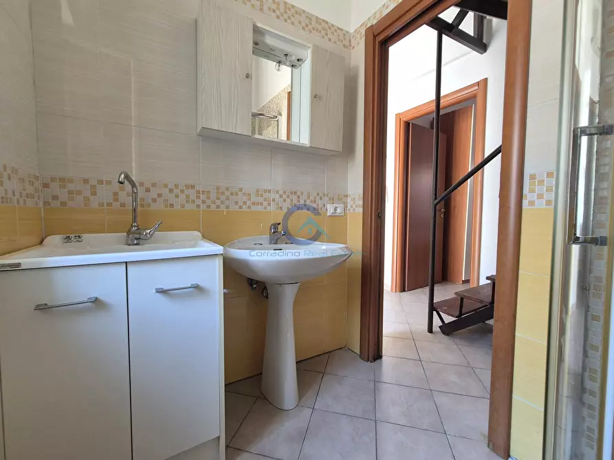 Immagine 12 di Trilocale in affitto  a Catanzaro