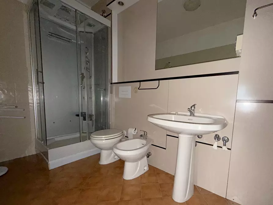 Immagine 11 di Quadrilocale in vendita  in Via Teano 65 a Catanzaro