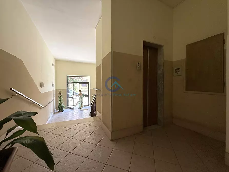 Immagine 10 di Magazzino in vendita  in Via Genova 66 a Catanzaro