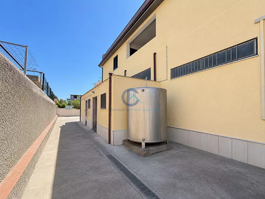 Immagine 12 di Ufficio in vendita  in Via U. Fondacaro 37/a a Catanzaro