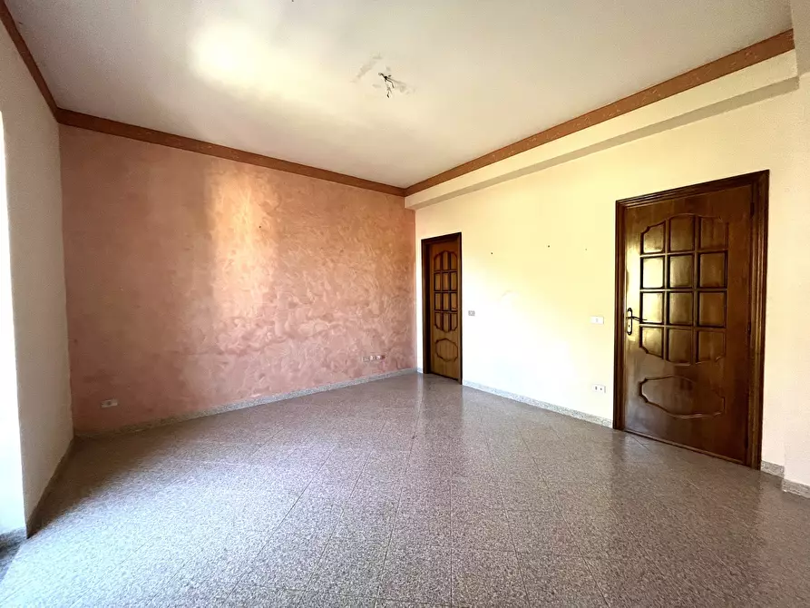 Immagine 9 di Pentalocale in affitto  a Catanzaro