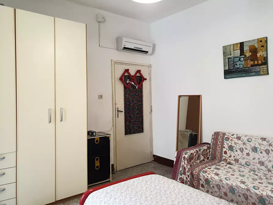 Immagine 10 di Stanza singola in affitto  a Catanzaro