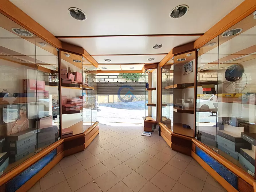 Immagine 1 di Locale commerciale in affitto  in Corso Giuseppe Mazzini 26 a Catanzaro