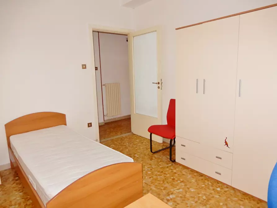 Immagine 7 di Stanza singola in affitto  a Catanzaro