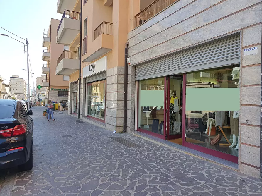 Immagine 5 di Locale commerciale in vendita  a Catanzaro