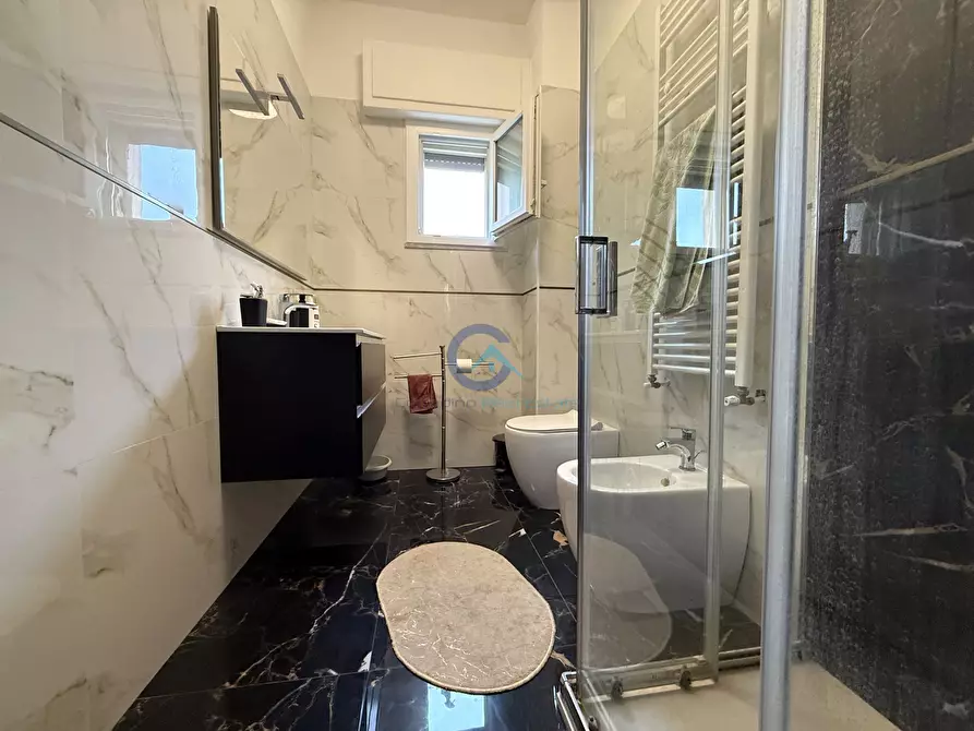 Immagine 13 di Trilocale in vendita  in via della resistenza a Catanzaro