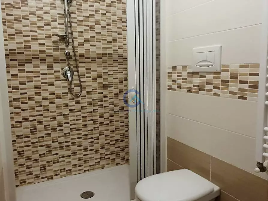 Immagine 10 di Stanza singola in affitto  a Catanzaro