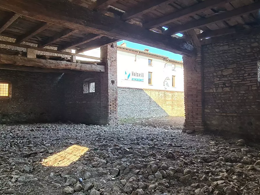 Immagine 10 di Rustico / casale in vendita  in Via Santissima 27 a Borgosatollo