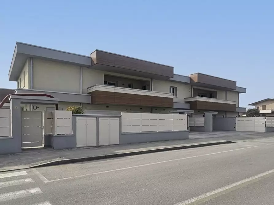 Immagine 2 di Quadrilocale in vendita  a Torbole Casaglia