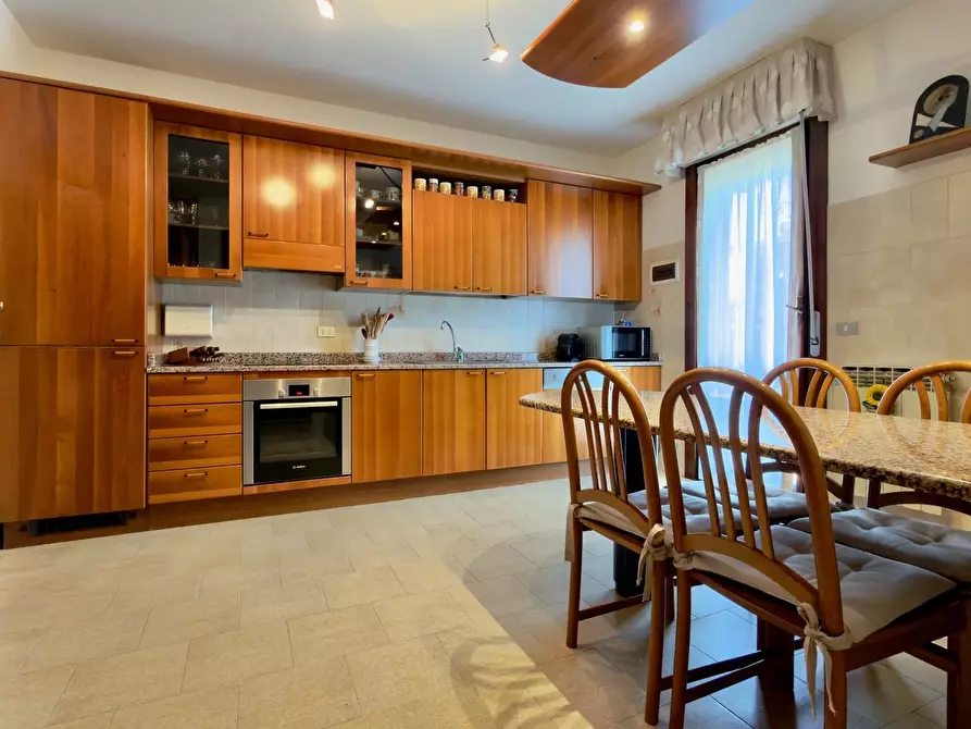 Immagine 11 di Villetta a schiera in vendita  in Via Benvenuto Cellini a Brescia