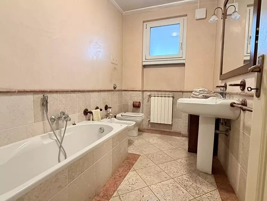 Immagine 13 di Trilocale in vendita  in Via Dosselli a Rovato