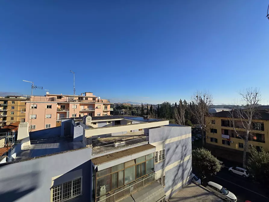 Immagine 21 di Bilocale in affitto  in Via della Bufalotta 15 a Roma