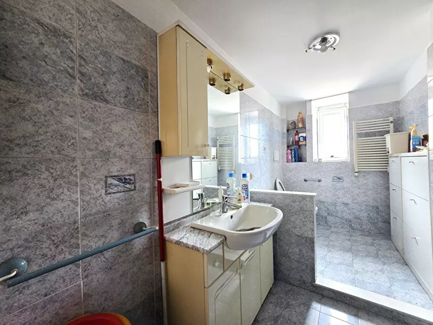 Immagine 19 di Trilocale in affitto  in Piazza di Santa Croce in Gerusalemme 1 a Roma