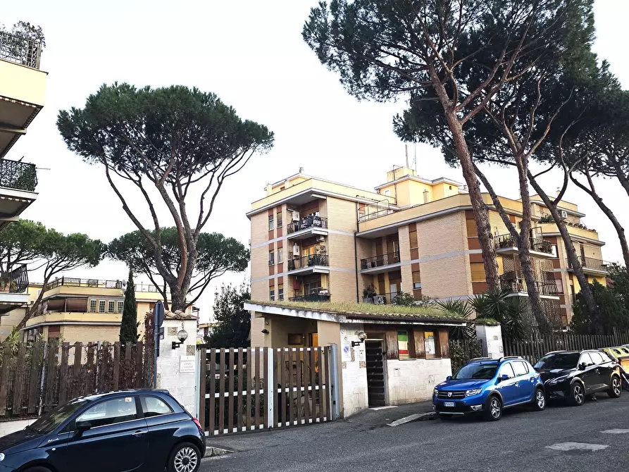 Immagine 4 di Bilocale in affitto  in Via Francesco Cocco Ortu 120 a Roma