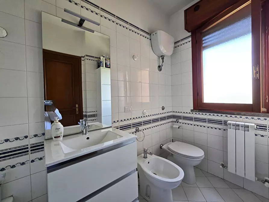 Immagine 19 di Trilocale in vendita  in Via Giuseppe Rosaccio 103 a Roma