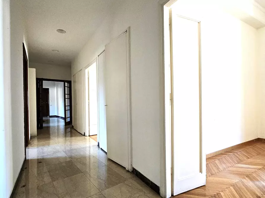Immagine 12 di Pentalocale in affitto  in Via Francesco Denza 3 a Roma
