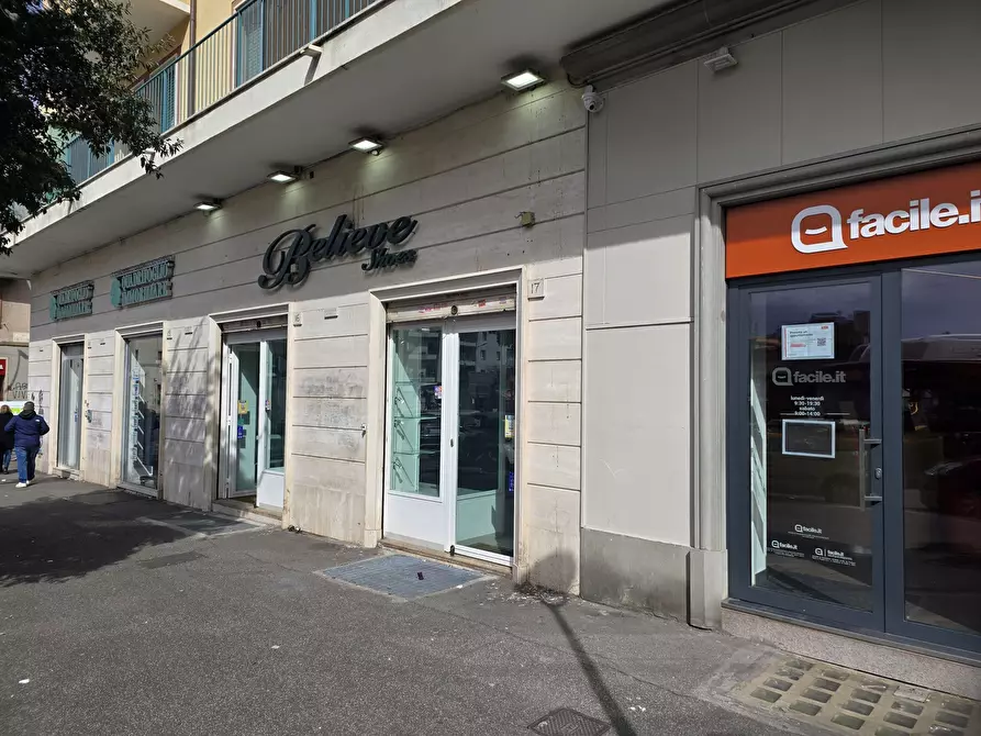 Immagine 2 di Locale commerciale in affitto  in Piazza dei Mirti 16 a Roma