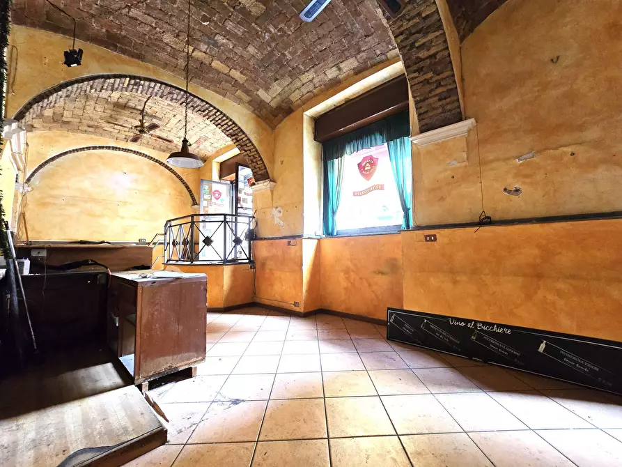 Immagine 14 di Locale commerciale in affitto  in Via dei Volsci 105 a Roma