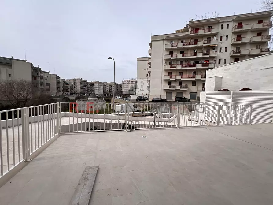 Immagine 3 di Attività commerciale in vendita  in Via Giuseppe Toniolo 4P a Martina Franca