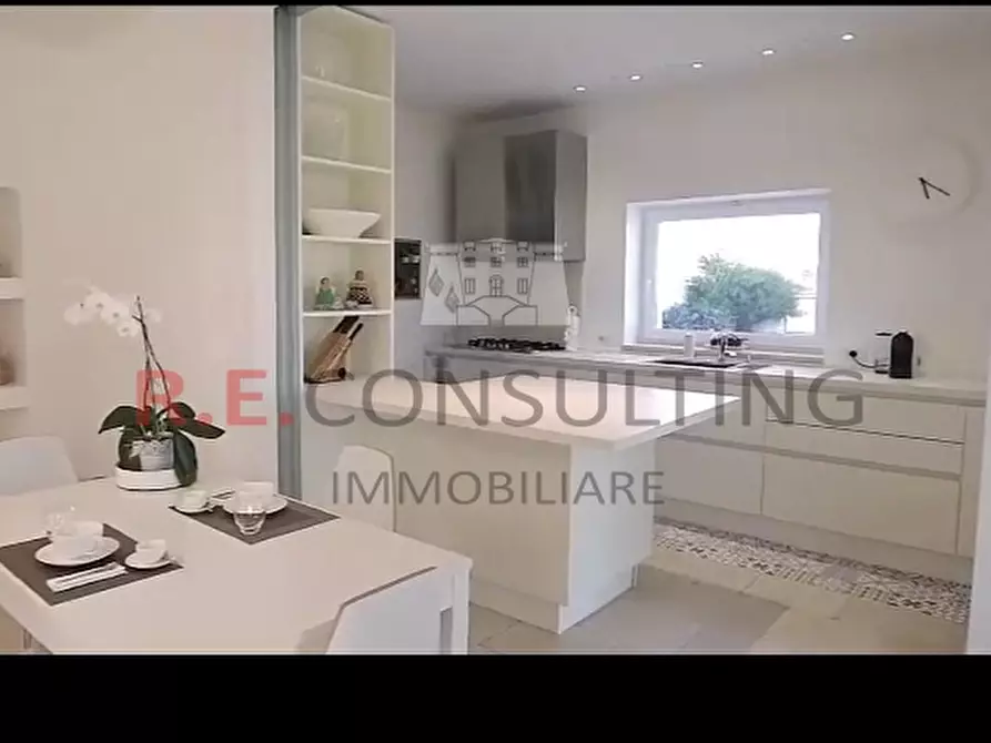 Immagine 23 di Villa in vendita  a Martina Franca