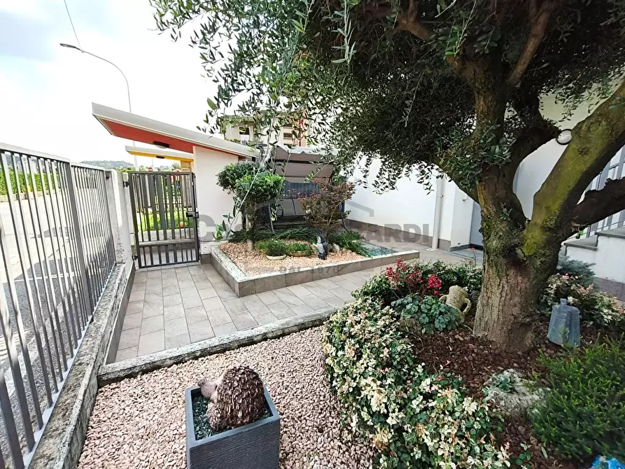 Immagine 12 di Bilocale in vendita  in Via G. Mazzini 1/b a Ponte San Pietro