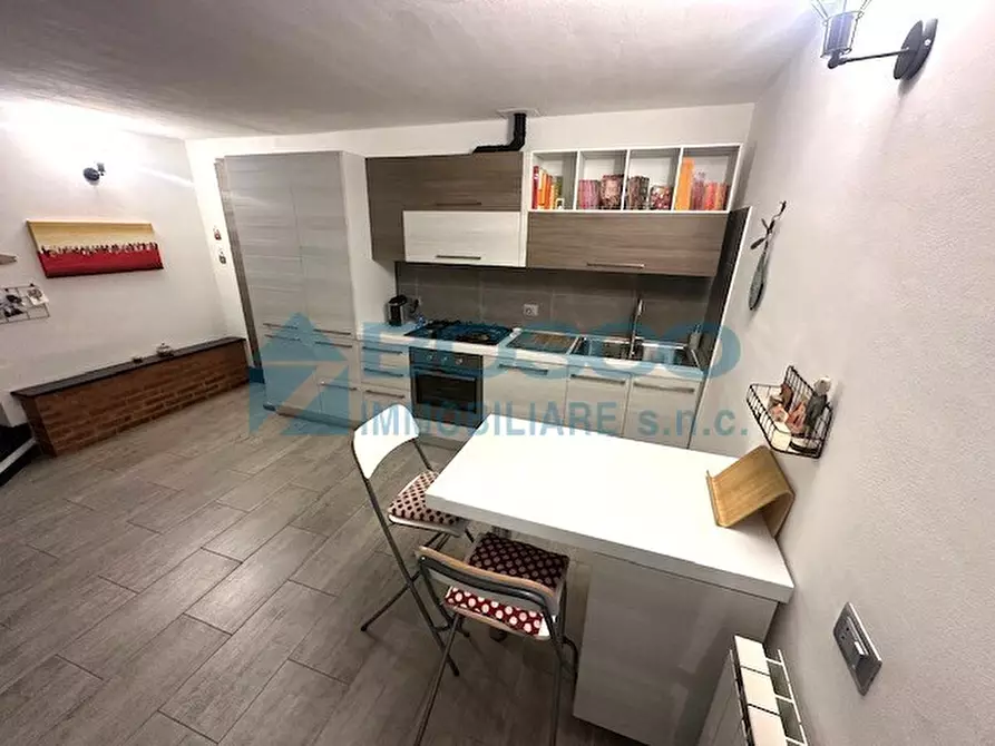 Immagine 15 di Casa bifamiliare in vendita  in Via Canale a Castelnuovo Magra