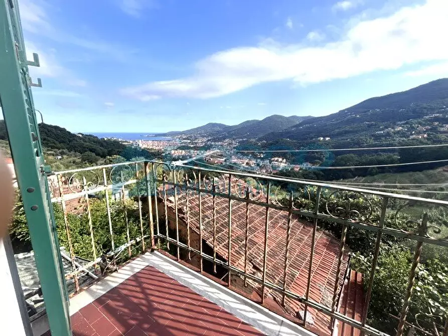 Immagine 12 di Quadrilocale in vendita  in Via Montalbano a La Spezia