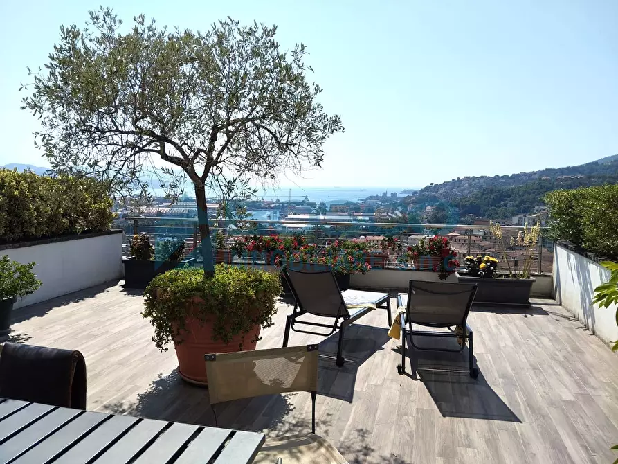 Immagine 1 di Pentalocale in vendita  in Costa di Murlo a La Spezia